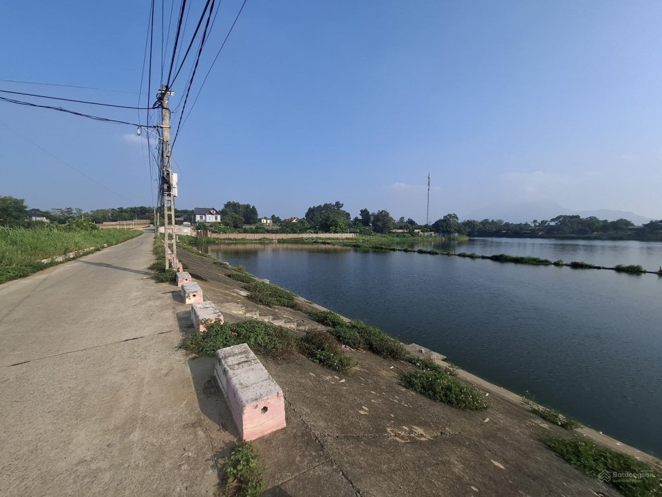 Siêu phẩm view, bám hồ Quảng Oai Ba Vì | diện tích lớn giá đầu tư hấp dẫn. 1400m2, giá 4,5tr/m2
